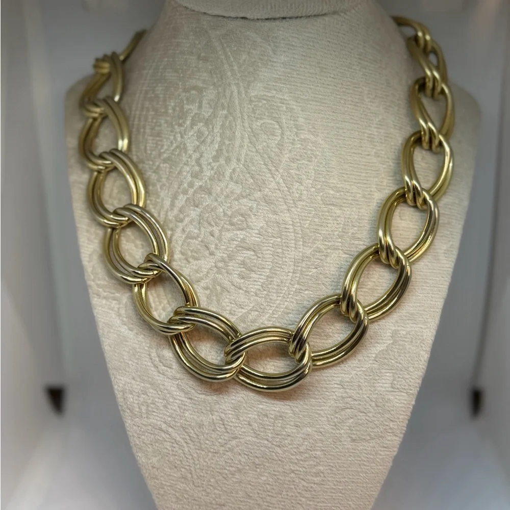 Elegant Gold Chain Necklace